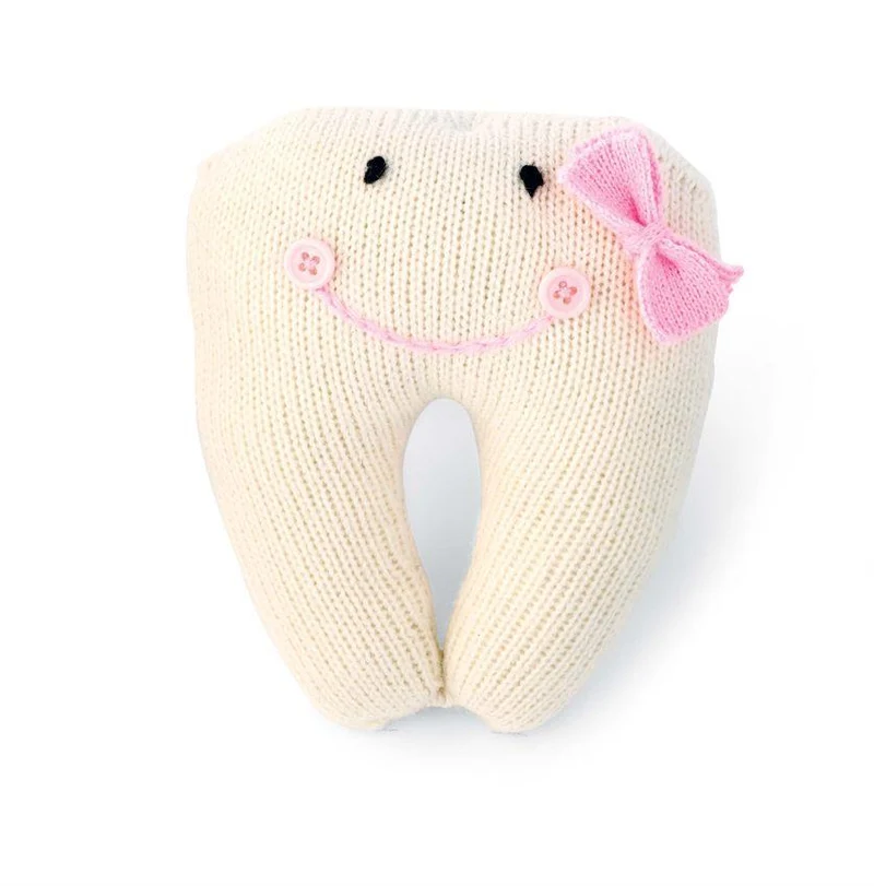 Knit Tooth Pillow Pink / Oreiller dentaire tricoté rose