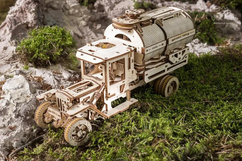 Ugears Model Tanker Truck / Ugears Camion-citerne modèle