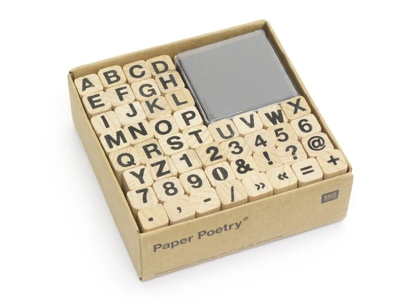 Tampons lettres et chiffres avec encreur noir - 48 caractères
