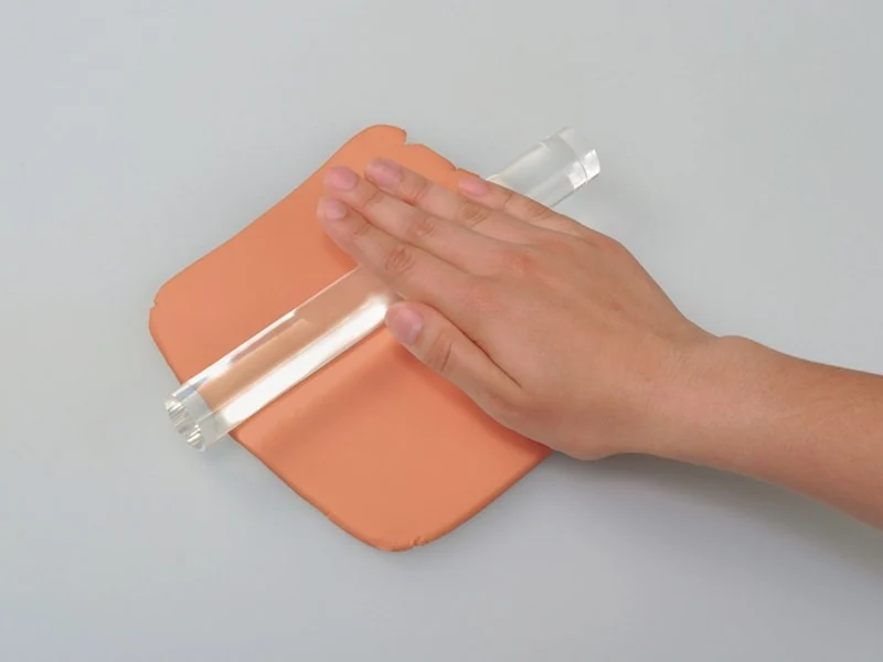 Rouleau cristal pour pâte Fimo