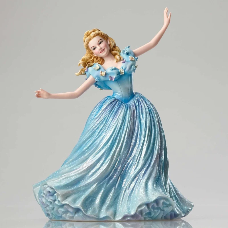 Disney Live Action Cinderella Figurine / Figurine Disney Cinderella action en direct